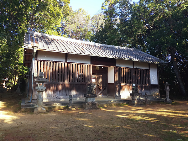 八幡神社の拝殿