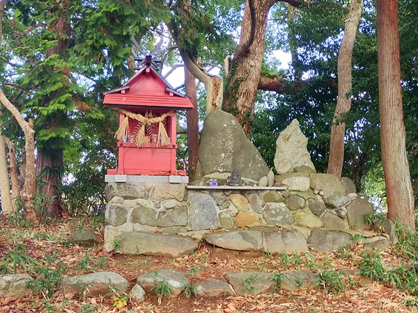 稲荷山古墳