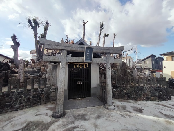 御山古墳
