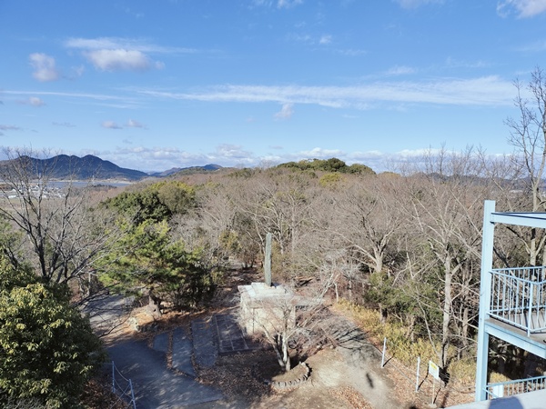 日岡陵(ひれ墓古墳)