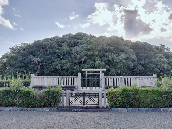 宣化天皇陵(鳥屋ミサンザイ古墳)